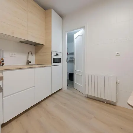 Acogedor Frente A La Playa Zurriola En Apartamento