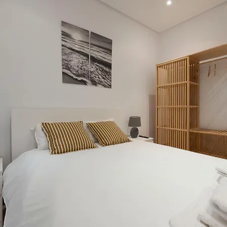 Апартаменты Reformado Con Encanto Junto A La Playa Zurriola, En Donostia -