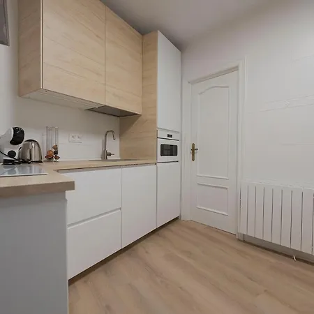 Reformado Con Encanto Junto A La Playa Zurriola, En Donostia - Апартаменты *